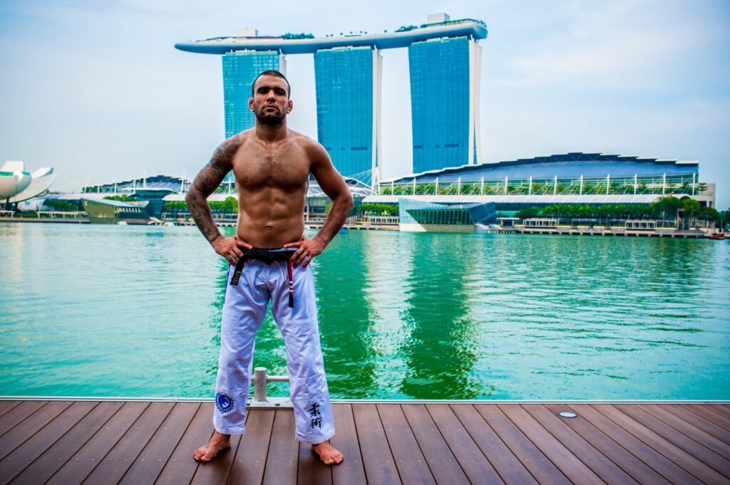 UFC Superstar Brodinho Issa is wearing Renzo Grazie Jiu-Jitsu Gi pants.