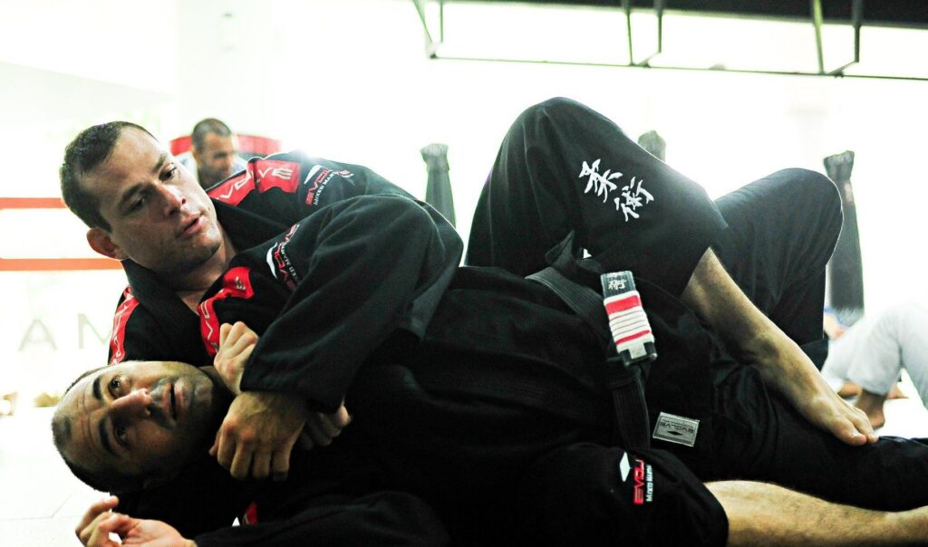 Roger Gracie is the only Black Belt competitor in the Mundials World Championship to have submitted all his opponents.