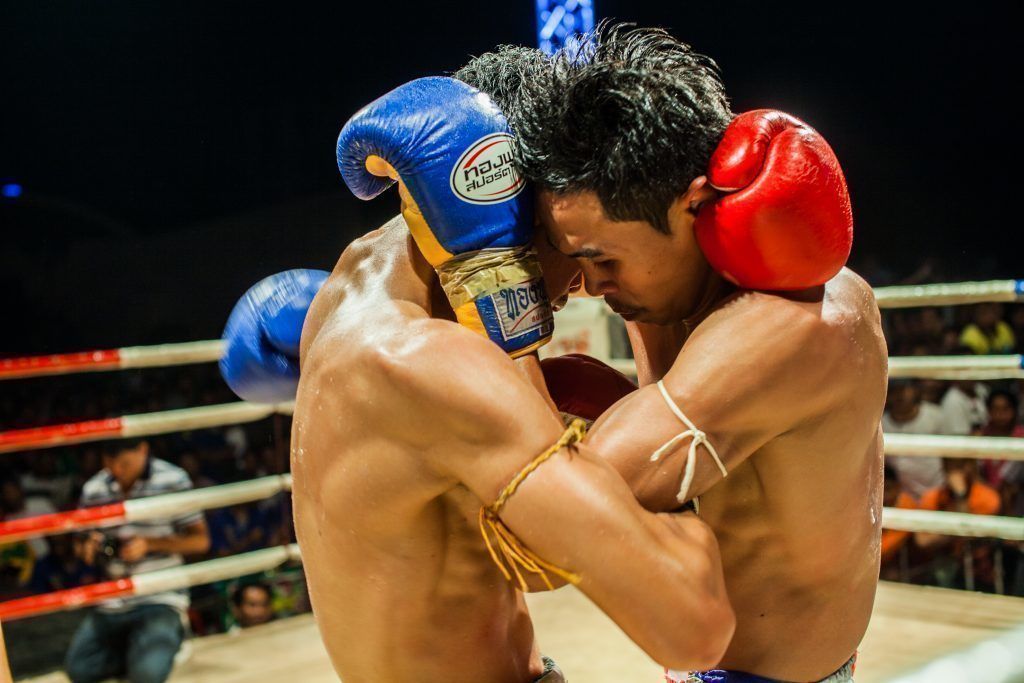 The Ultimate Guide To The Muay Thai Clinch - Evolve University Blog