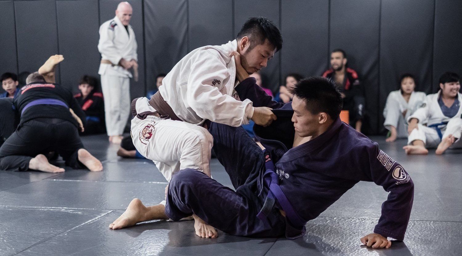 Should You Spar Against Lower Belts Or Higher Belts In Bjj Evolve Daily