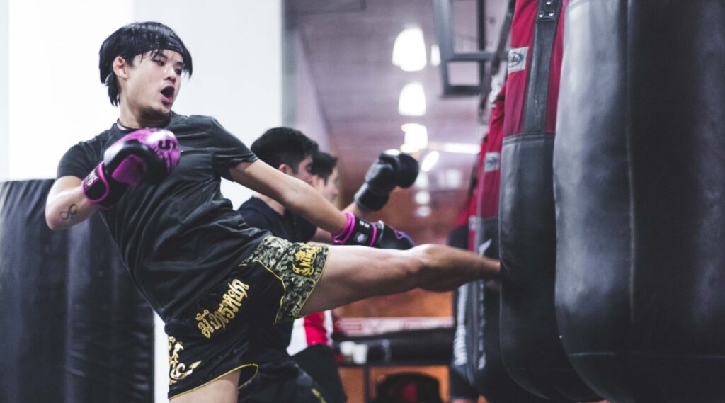 muay-thai-bag-kick
