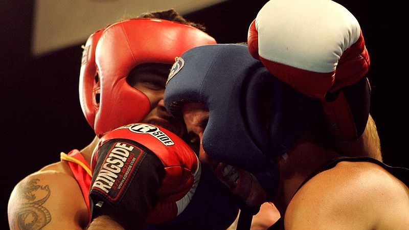 How To Clinch In Boxing - Evolve University Blog