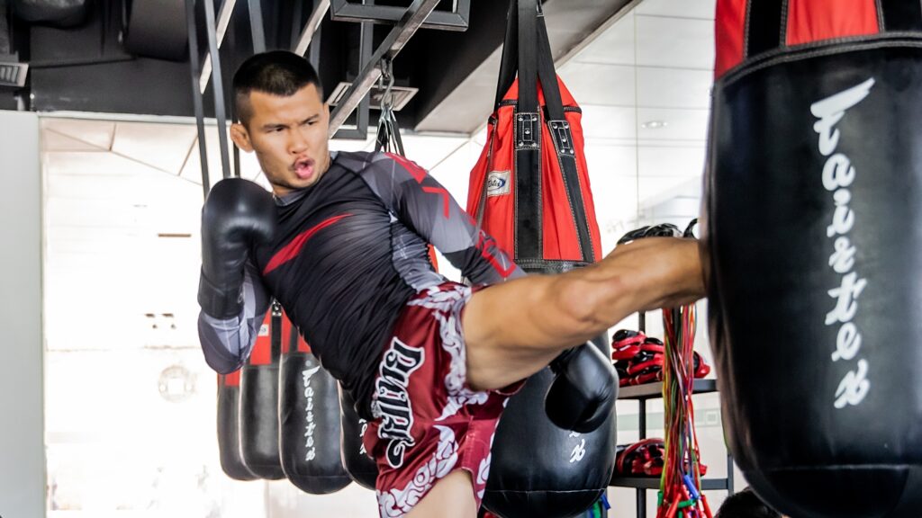 muay thai gym kick nong-o