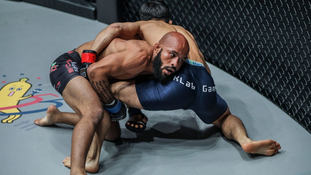 Breaking Down Demetrious Johnson's Style Of Fighting