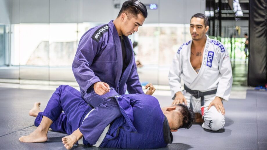3 Ways To Escape From The Mount Position In BJJ | Evolve Daily