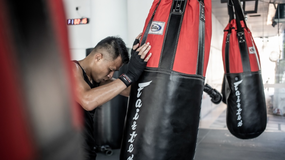 sagetdao kru aa on heavy bag