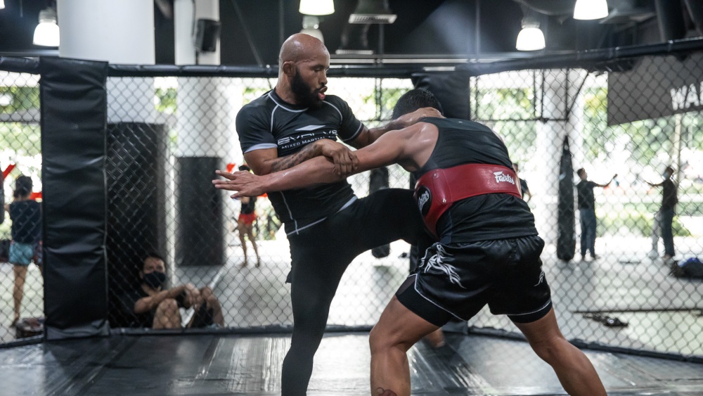 Breaking Down Demetrious Johnson's Style Of Fighting