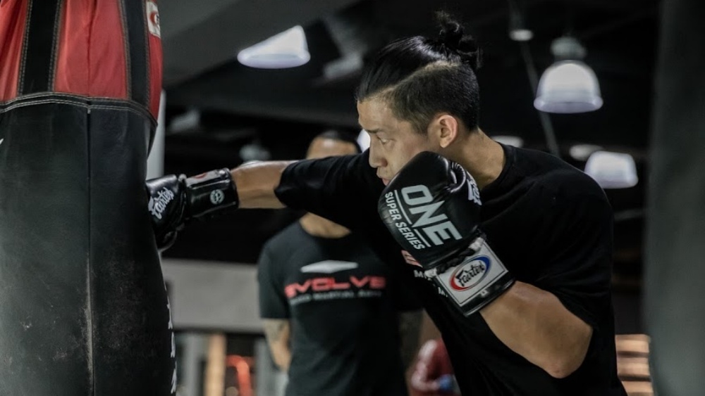 14 Benefits of Shadow Boxing for Health & Performance