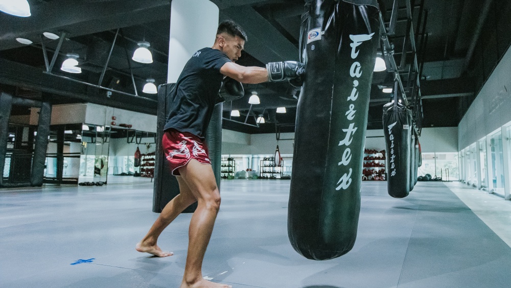 New Throwdown 4' Muay Thai Heavy Bag (Commercial/Home Gym) Week Special!!!  for Sale in Lake Forest, CA - OfferUp