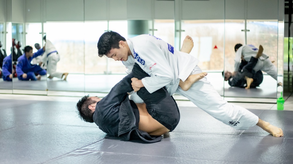 How Brazilian Jiu-Jitsu can help you live a better life? Champs MMA