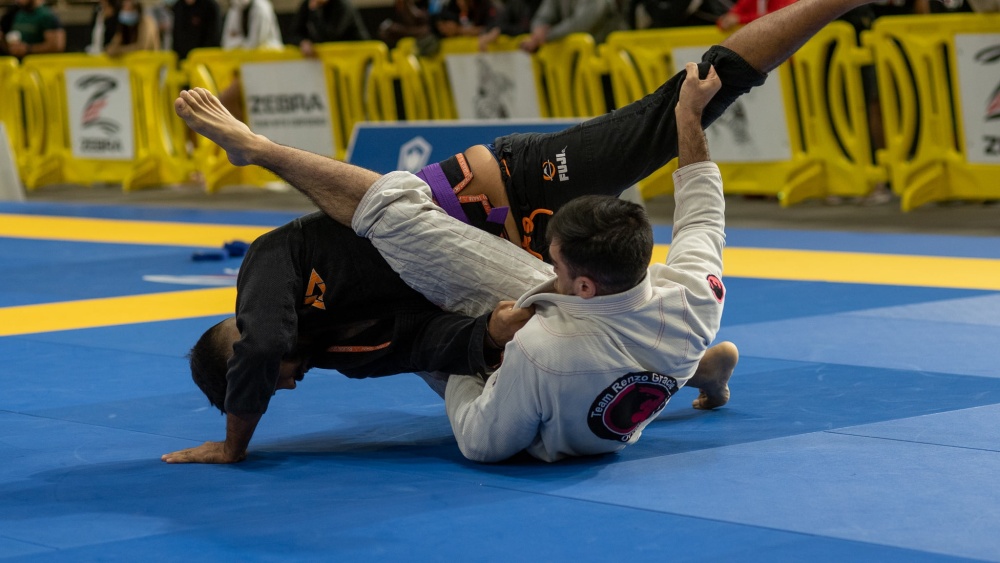 Here s How To Utilize The Pendulum Sweep In BJJ Evolve Daily