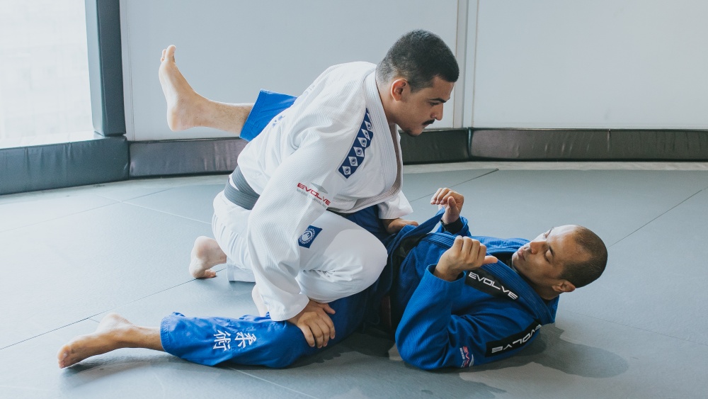 Knee Shield System Part 1: Attacking Far Side by Musumeci – BJJ Fanatics