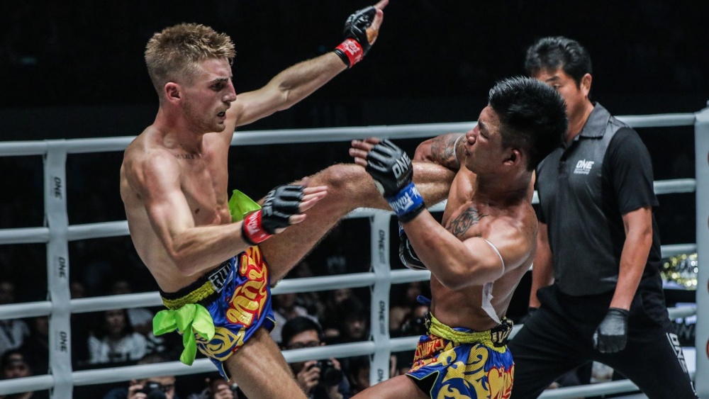 Here’s Everything You Need To Know About Throws In Muay Thai
