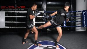 5 Effective Low-Kick Combinations In Muay Thai