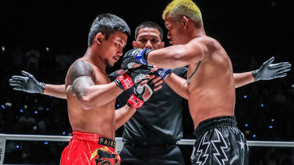 Should 4oz Gloves Become The Norm For Muay Thai?