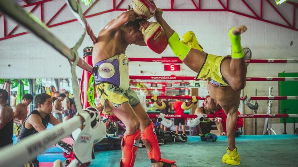 How To Do The Cartwheel Kick In Muay Thai