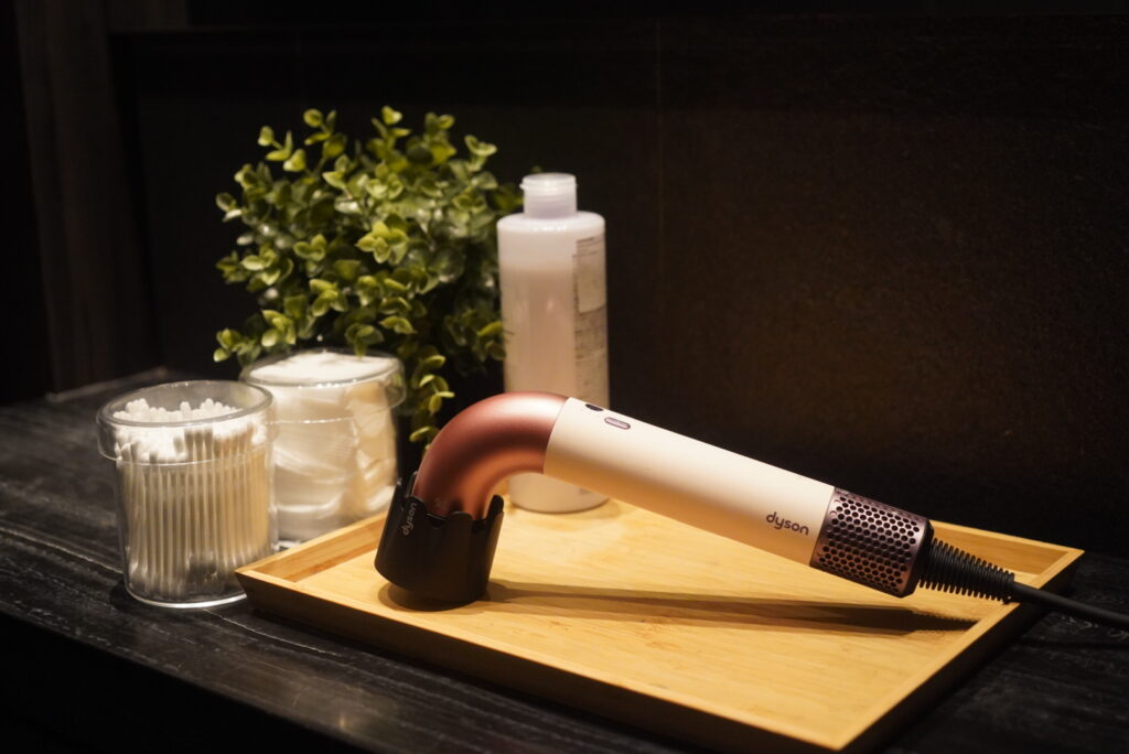 Evolve MMA (KINEX) Lockers And Showers