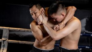 How To Apply The Armlock In Muay Thai Clinch Fighting